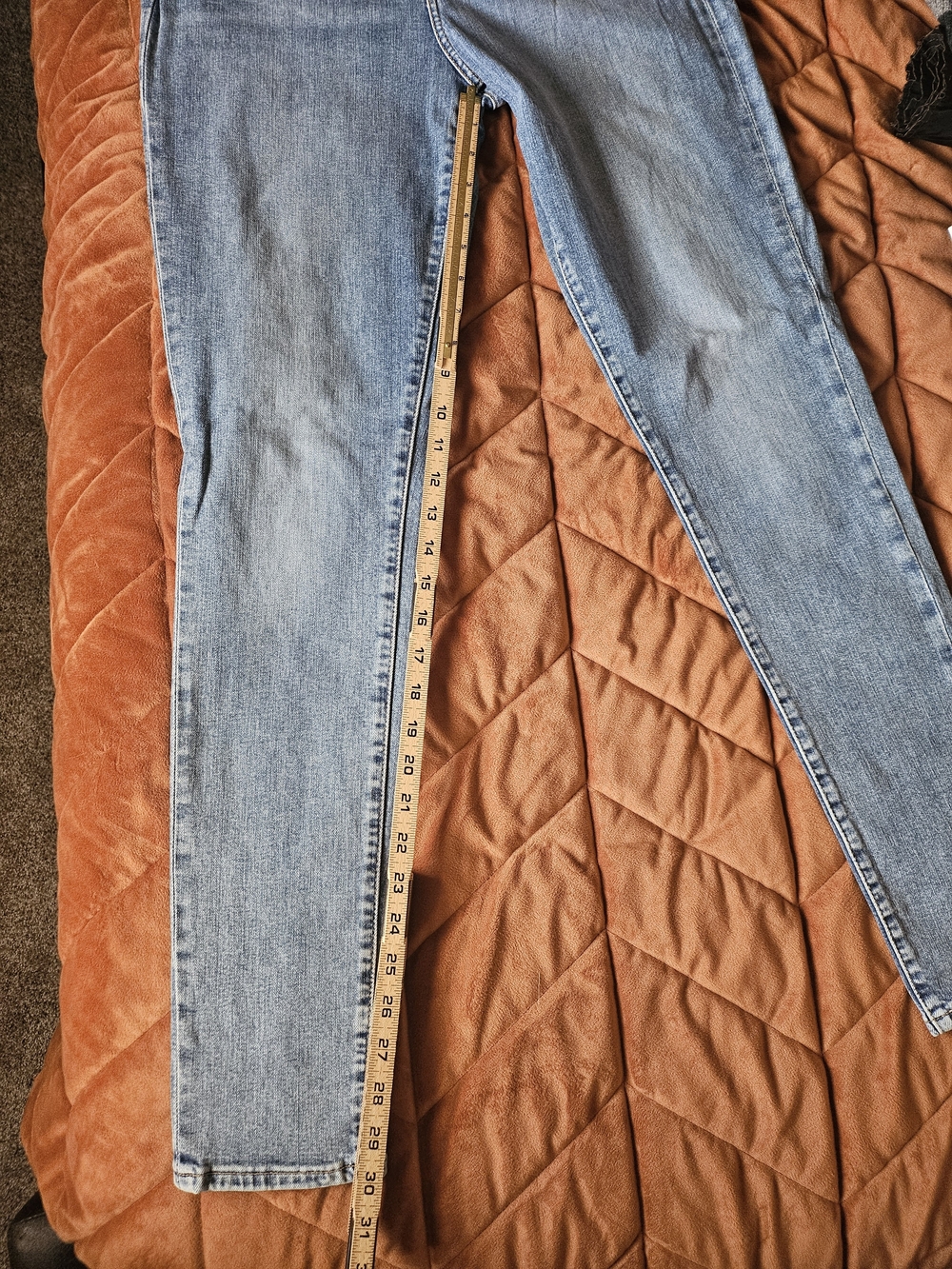 Levi's Light Blue Women's Skinny Jeans - Picture 3 of 7